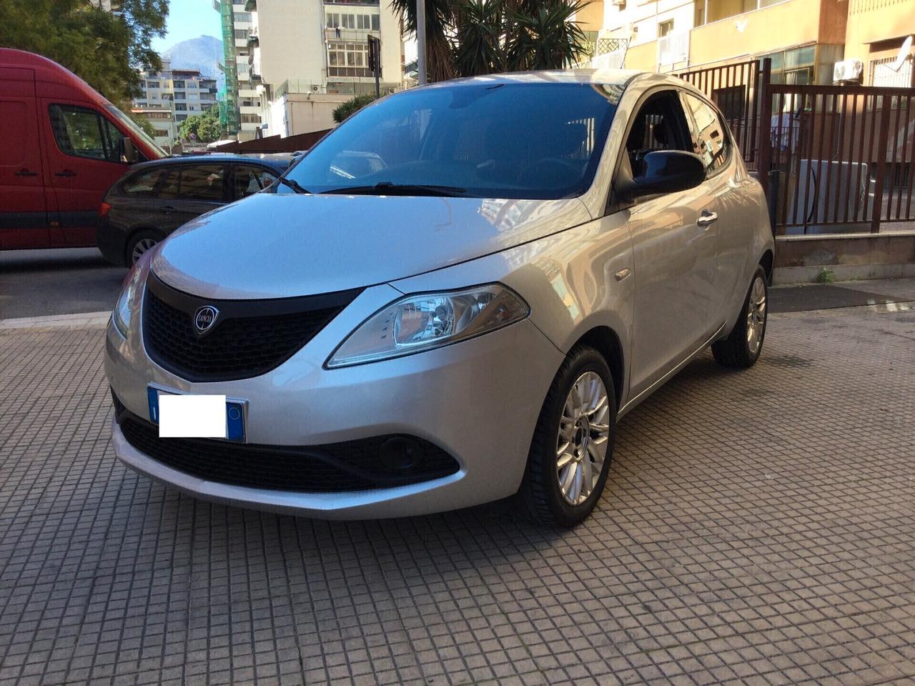 Lancia Ypsilon 1.2 69 CV 5 porte Gold