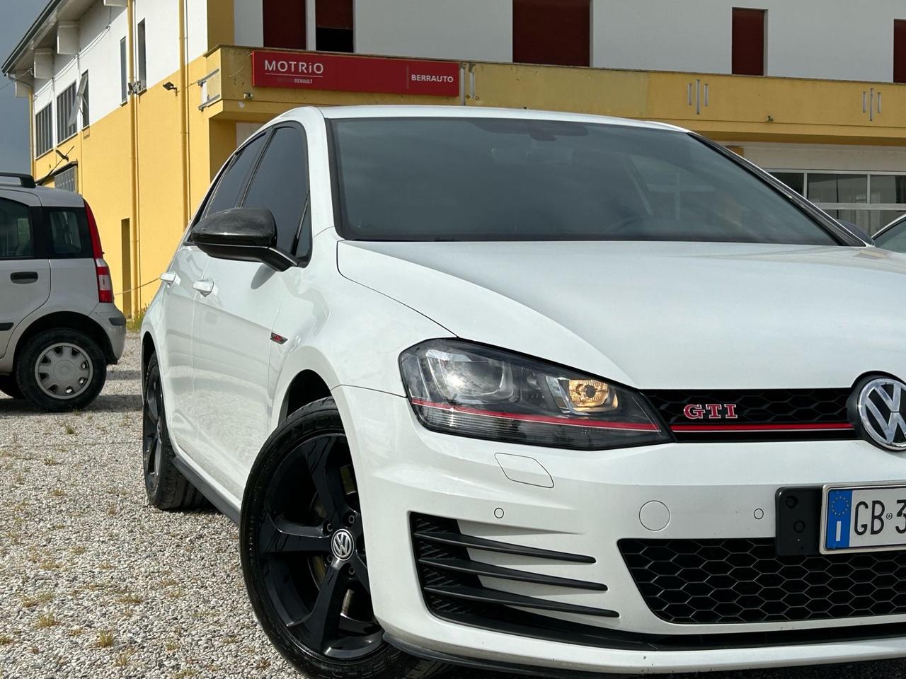 Volkswagen Golf GTI Performance 2.0 TSI 3p. BlueMotion Technology