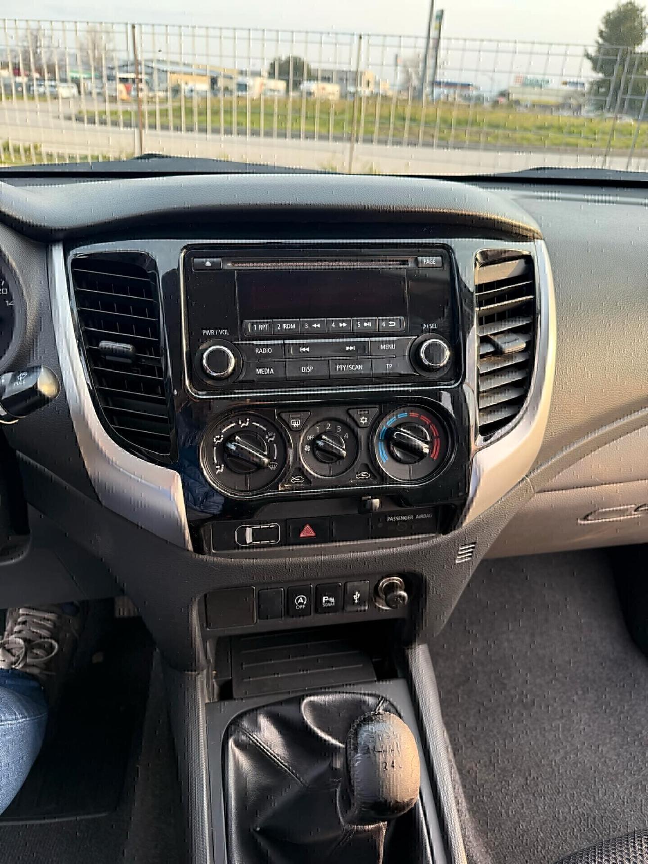 Mitsubishi L200 2.4 DI-D/154CV Club Cab Invite Plus