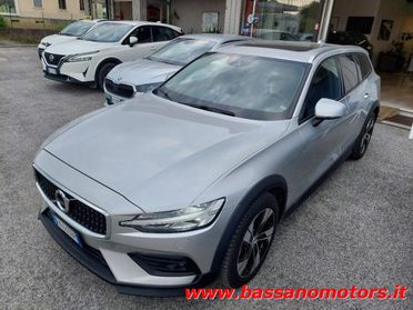 VOLVO V60 Cross Country D4 AWD Geartronic Business Plus