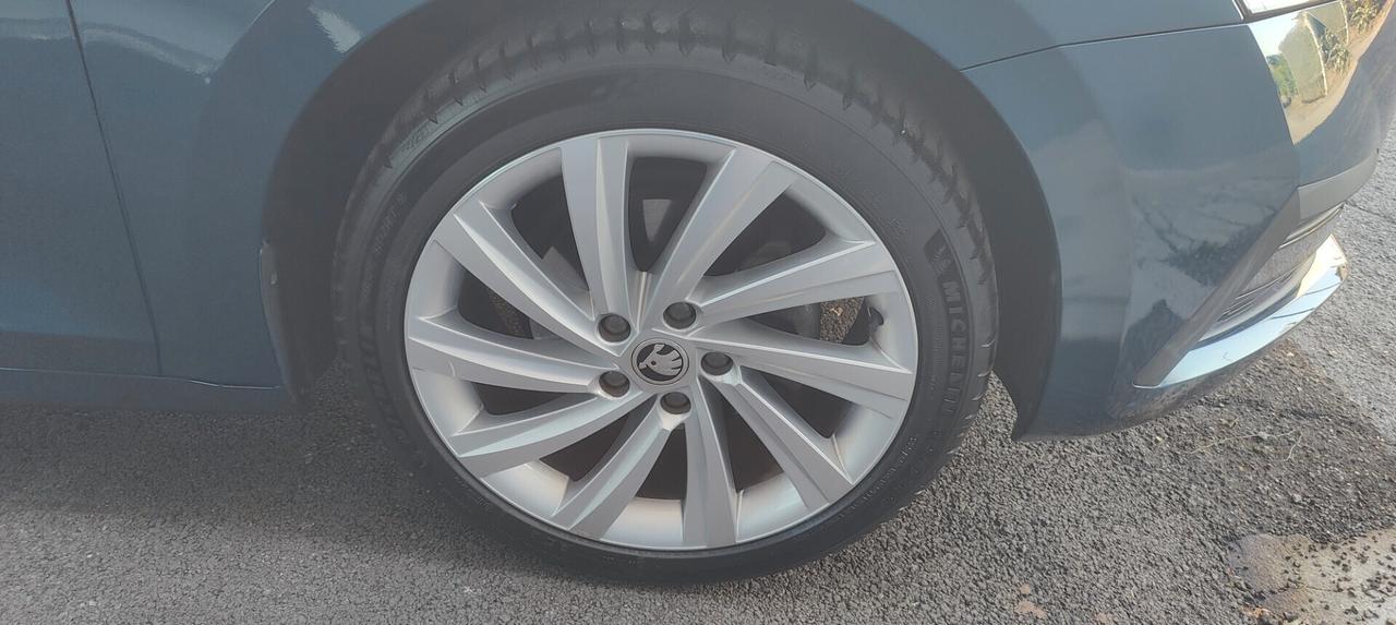 Skoda Octavia 2.0 TDI EVO SCR DSG Wagon Style