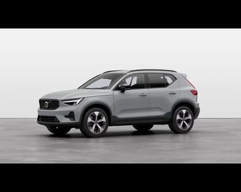 VOLVO XC40 B3 GEARTRONIC PLUS DARK