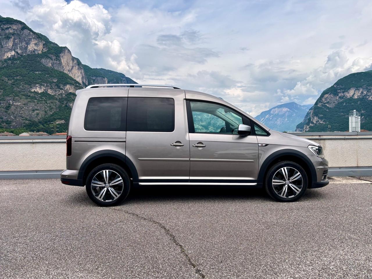 Volkswagen Caddy 2.0 TDI 150 CV Alltrack "Gancio/WinterPack3/Webasto"