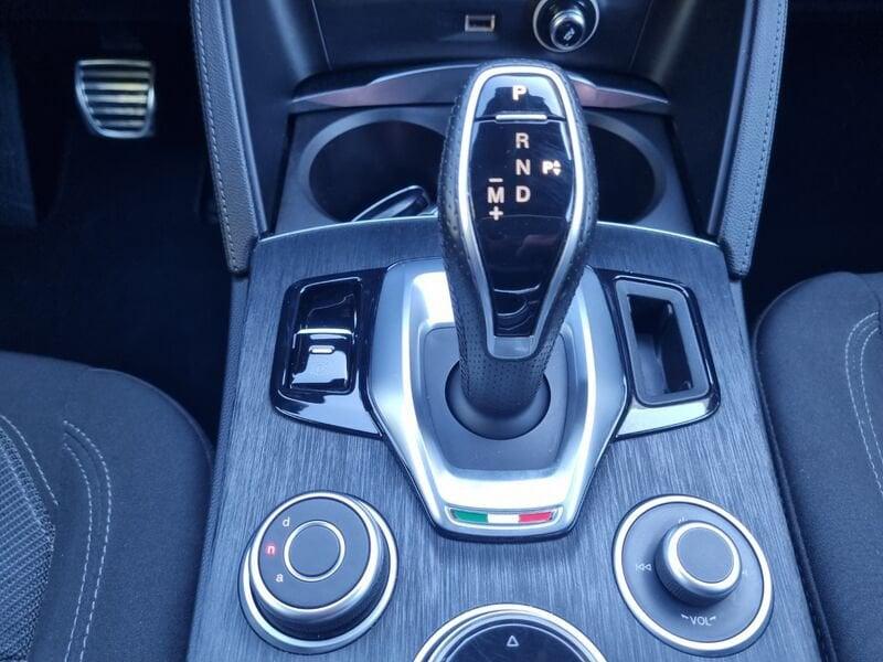 Alfa Romeo Stelvio 2.2 Turbodiesel 160 CV AT8 RWD Super Business