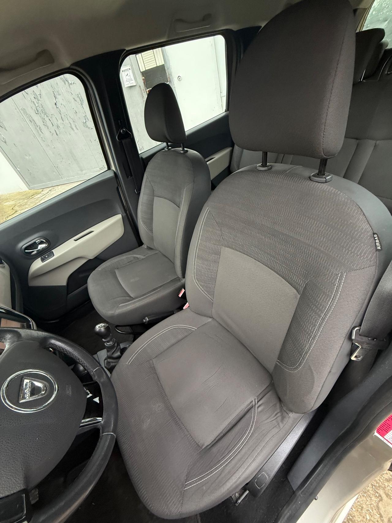 Dacia Lodgy 7 POSTI 1.5 DIESEL POCHI KM NEOPATENTATI