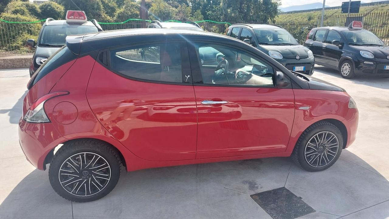 Lancia Ypsilon 1.3 MJT 16V 95 CV 5 porte 2012