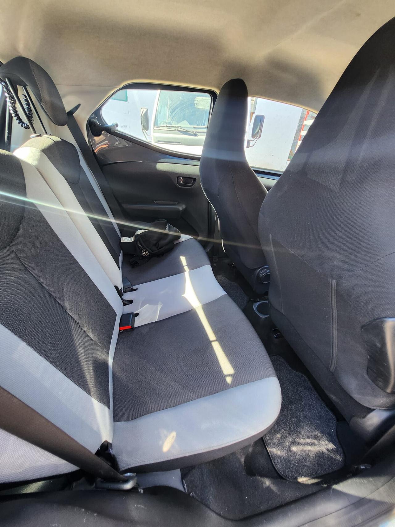 Toyota Aygo 1.0 VVT-i 69 CV 5 porte x-wave