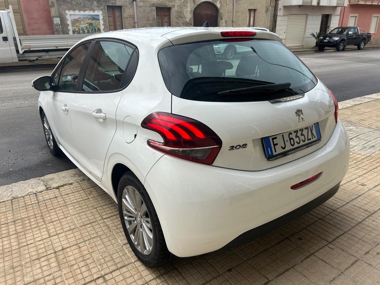 Peugeot 208 BlueHDi 75 5 porte Allure