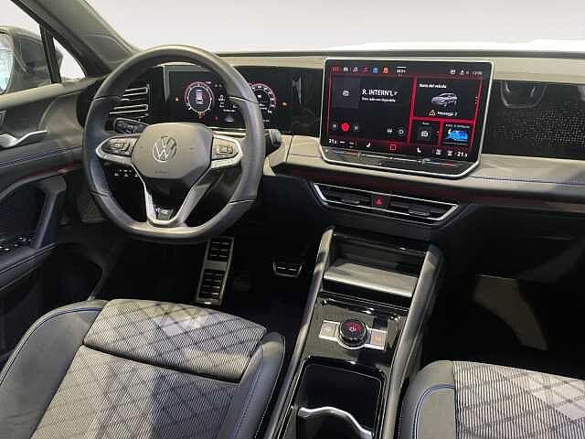 Volkswagen Tiguan Mark 3 (2024) 2.0TDI 150CV DSG R-Line - IVA ESPOSTA