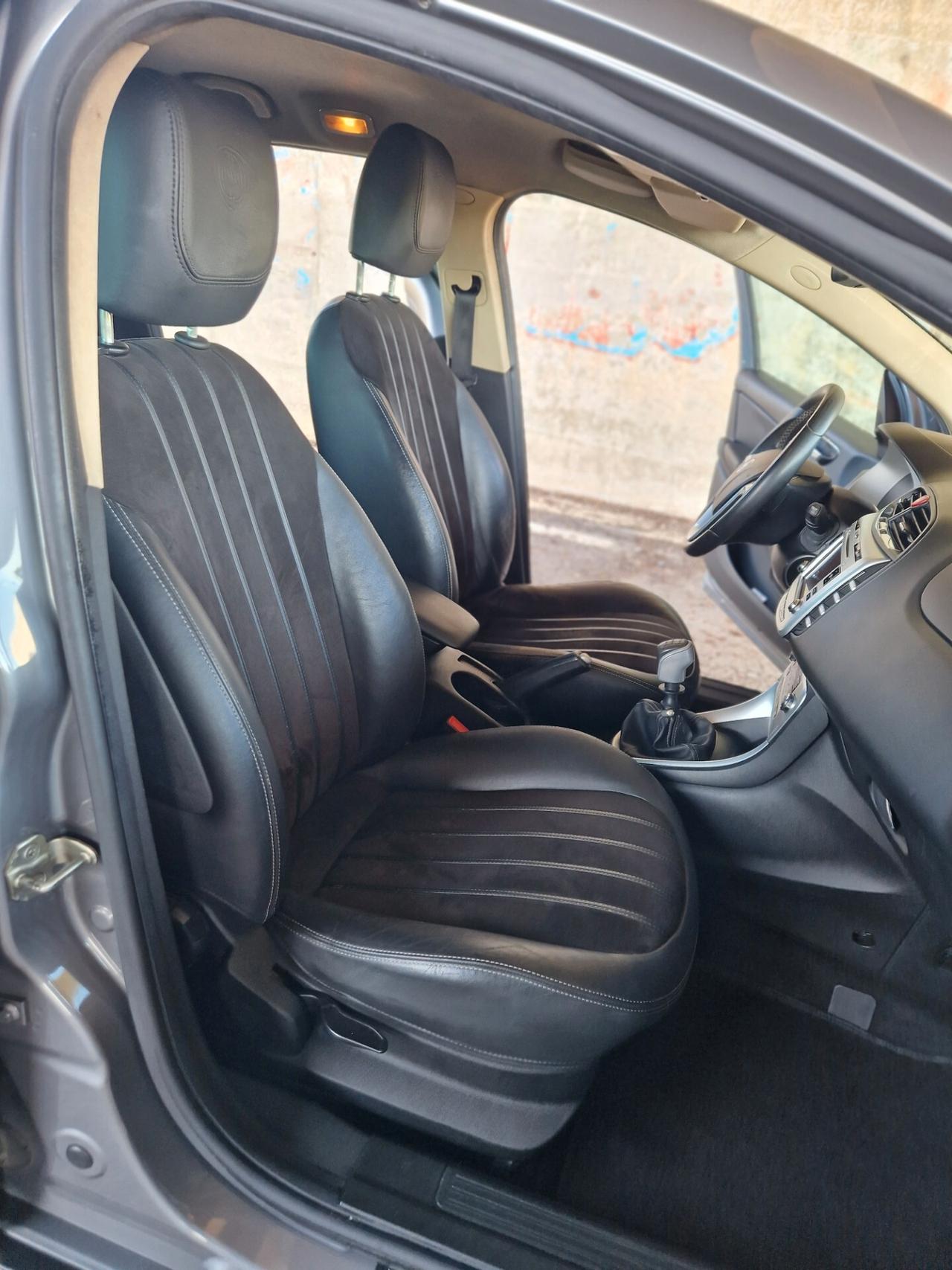 Lancia Delta 1.6 MJT DPF Gold