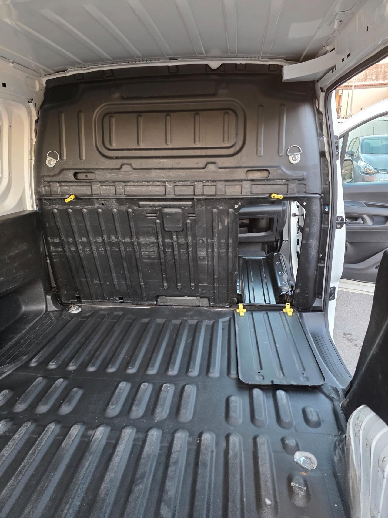 Peugeot Partner BlueHDi 100 S&S PC Furgone Pro