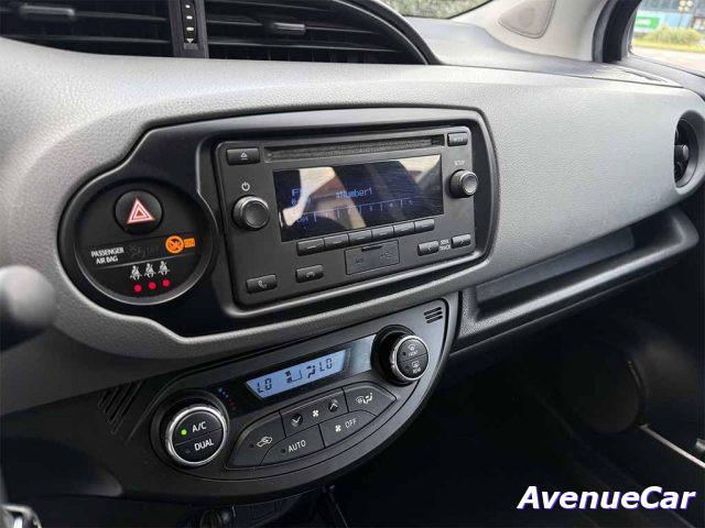 TOYOTA Yaris 5 porte 1.5h HYBRID Cool ADATTA A NEOPATENTATI
