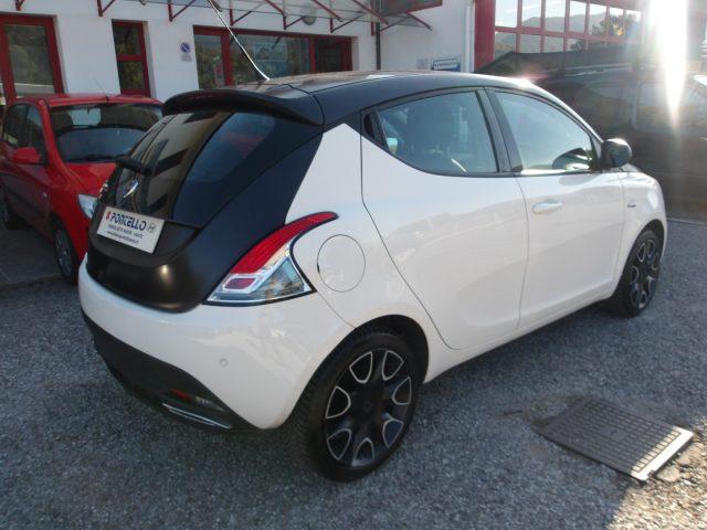 LANCIA Ypsilon 0.9 TwinAir 85 CV 5 porte S&S S Momodesign