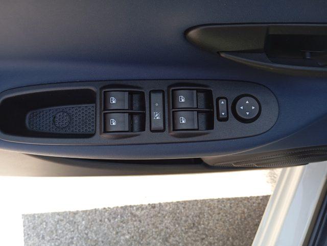 LANCIA Ypsilon 1.0 FireFly 5 porte Hybrid Platino Pari al Nuovo