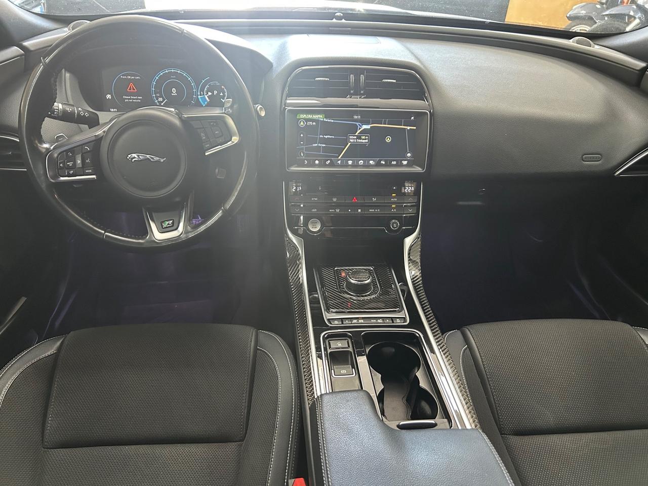 JAGUAR XE 2.0 D 240 cv R-SPORT “FULL FULL”-2017