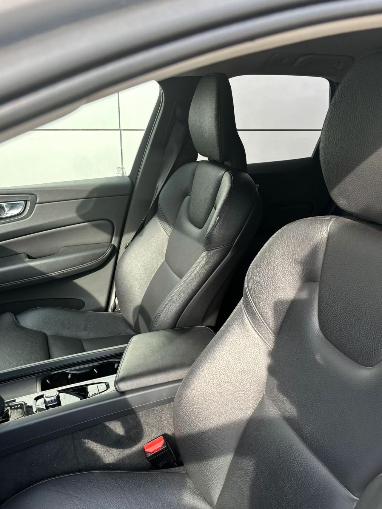 Volvo XC60 Plus Bright Anticipo €6.900 noleggio no scoring