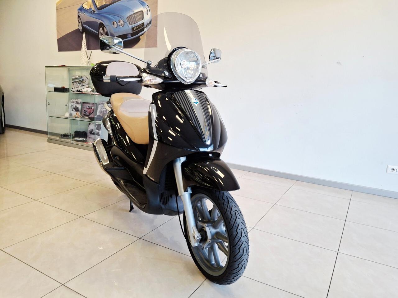 Piaggio Beverly 300 i.e. Tourer