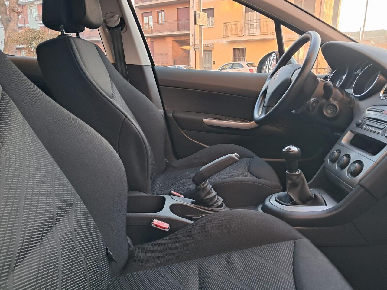 Peugeot 308 1.6 VTI PREMIUM 5P GPL