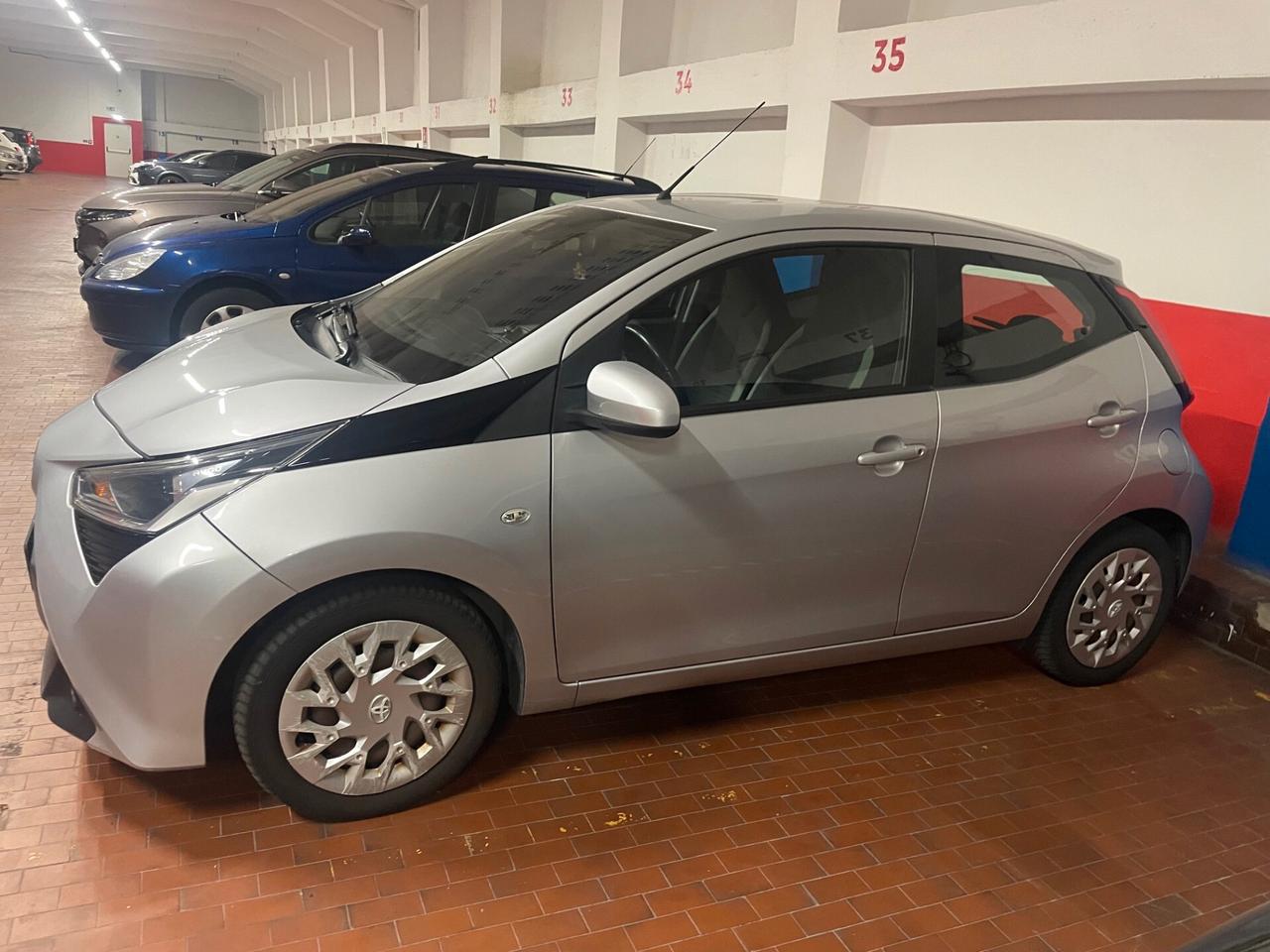Toyota Aygo 1.0 VVT-i 72 CV 5 porte x-play