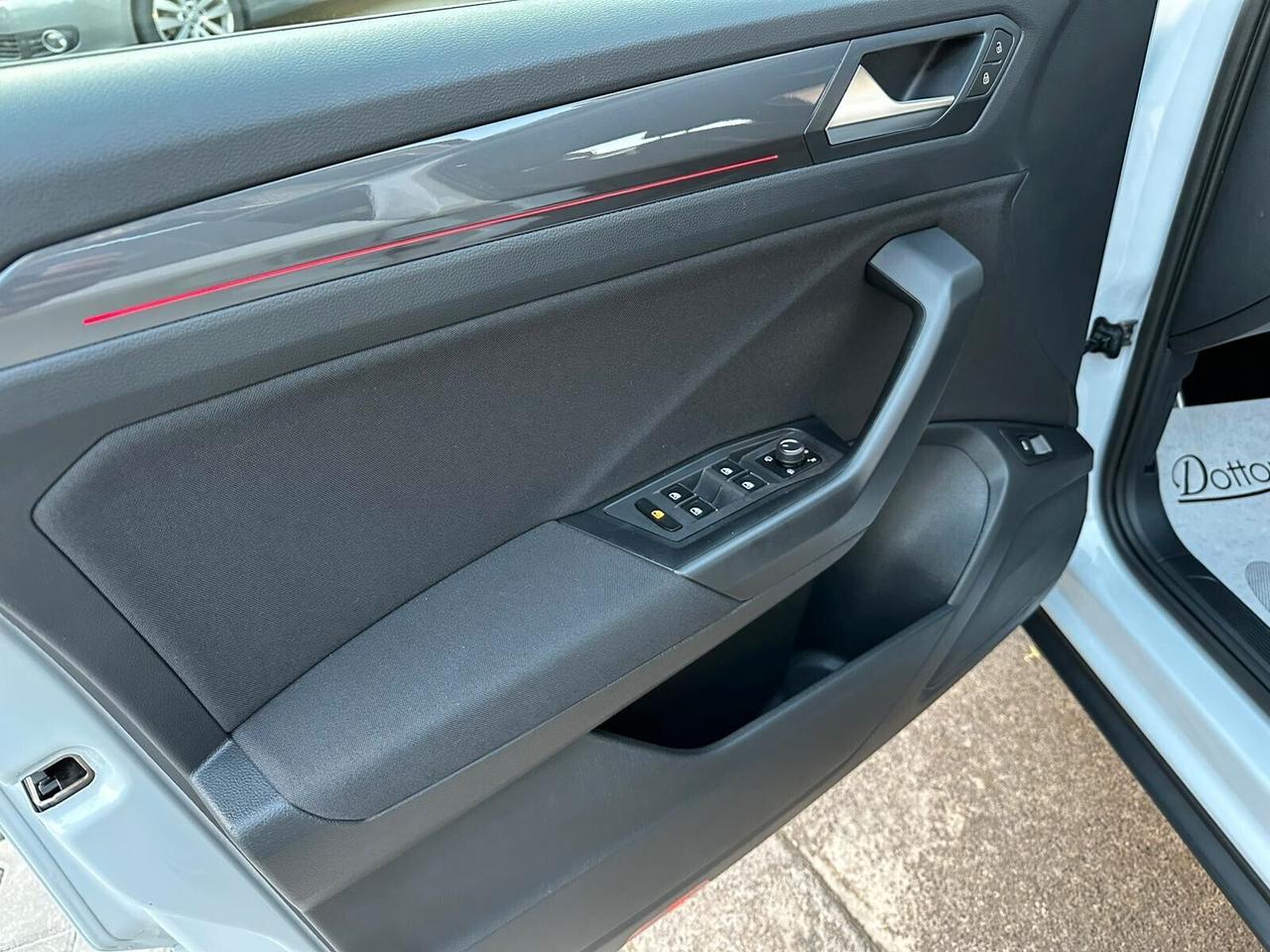 Volkswagen T-Roc 2.0 TDI SCR 150 CV DSG 4MOTION R-Line