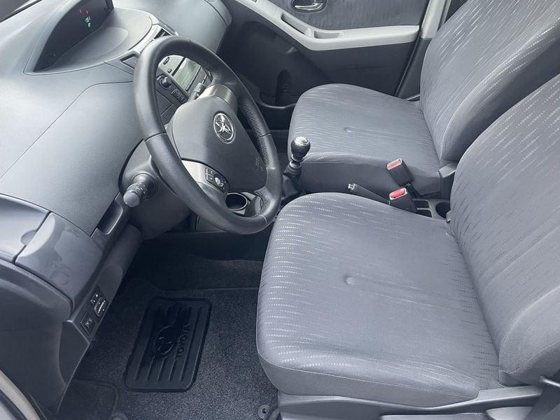 Toyota Yaris Yaris 5p 1.3 SOL NEOPATENTATI