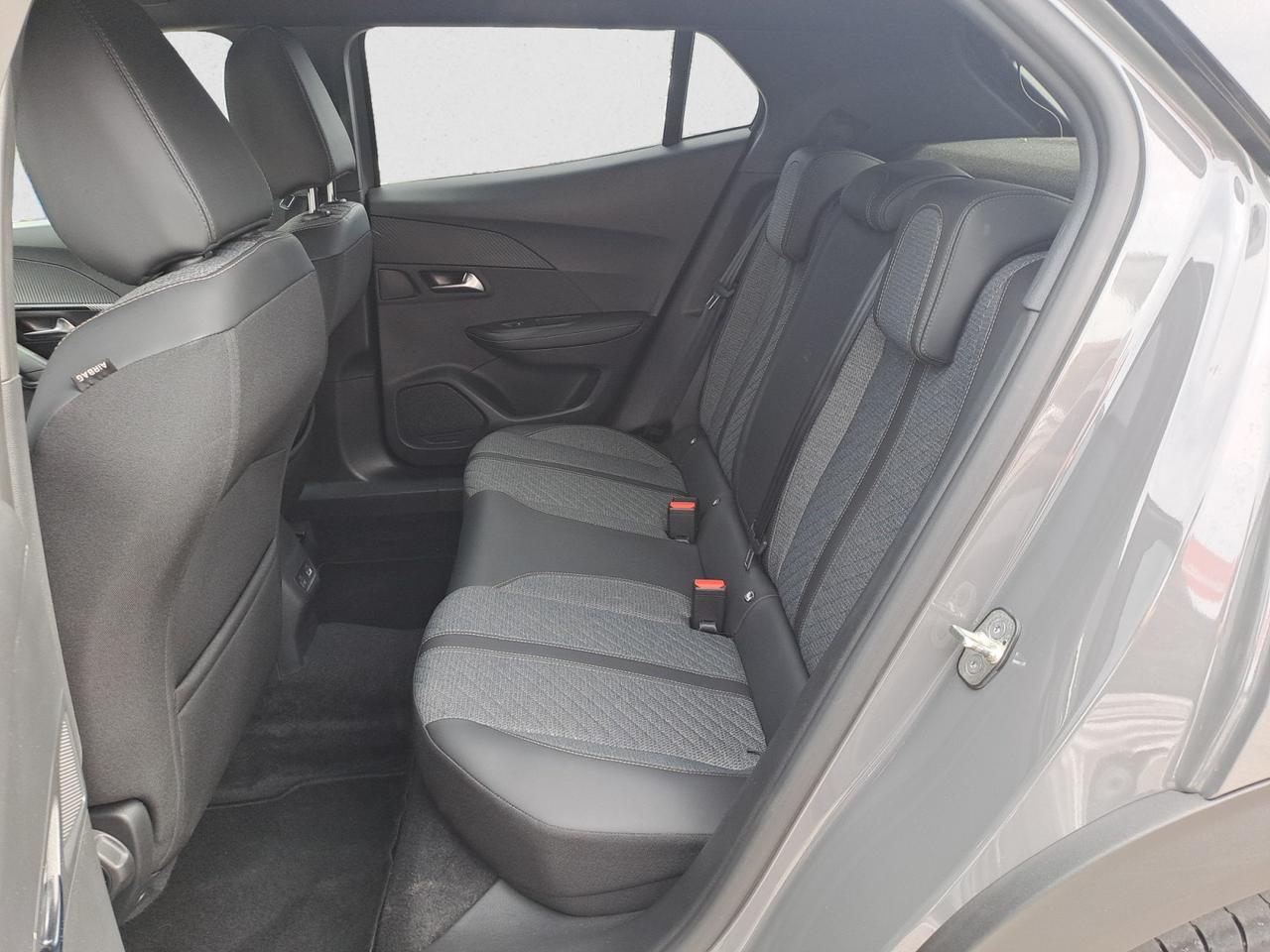 PEUGEOT 2008 2ª serie - 2008 BlueHDi 130 S&S EAT8 Allure