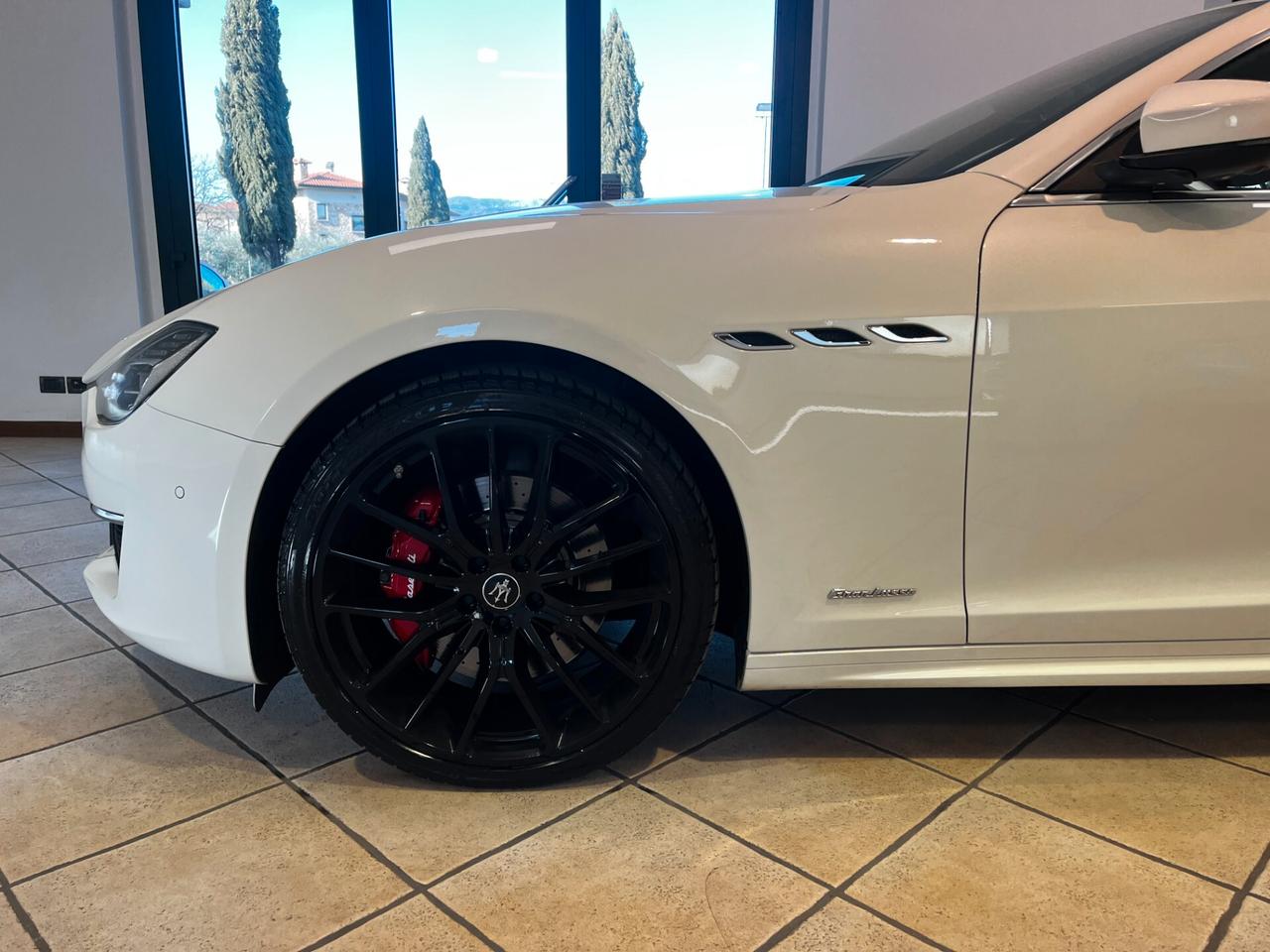 Maserati Ghibli V6 430 CV Q4 Granlusso