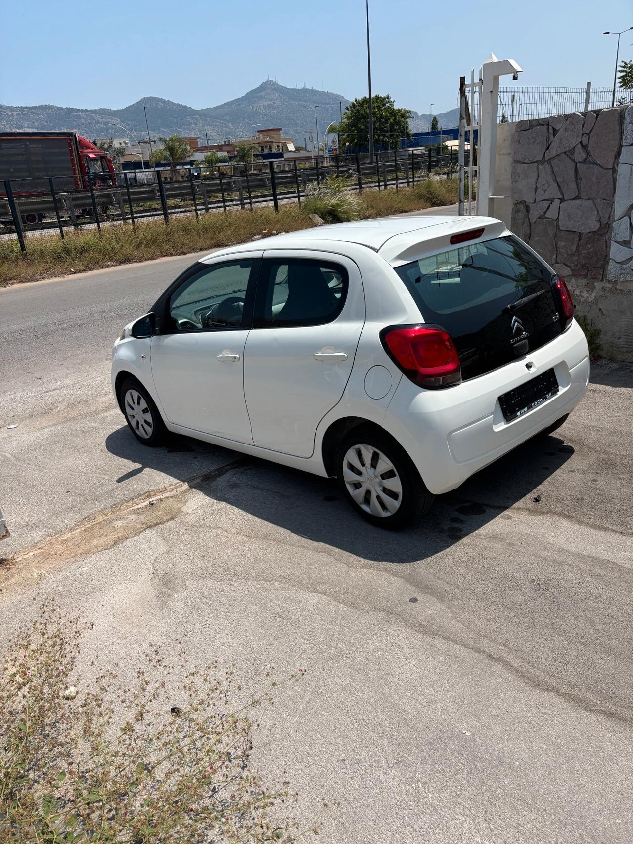Citroen C1 VTi 68 5 porte anno 2016 km 66.000 per info 3279411053