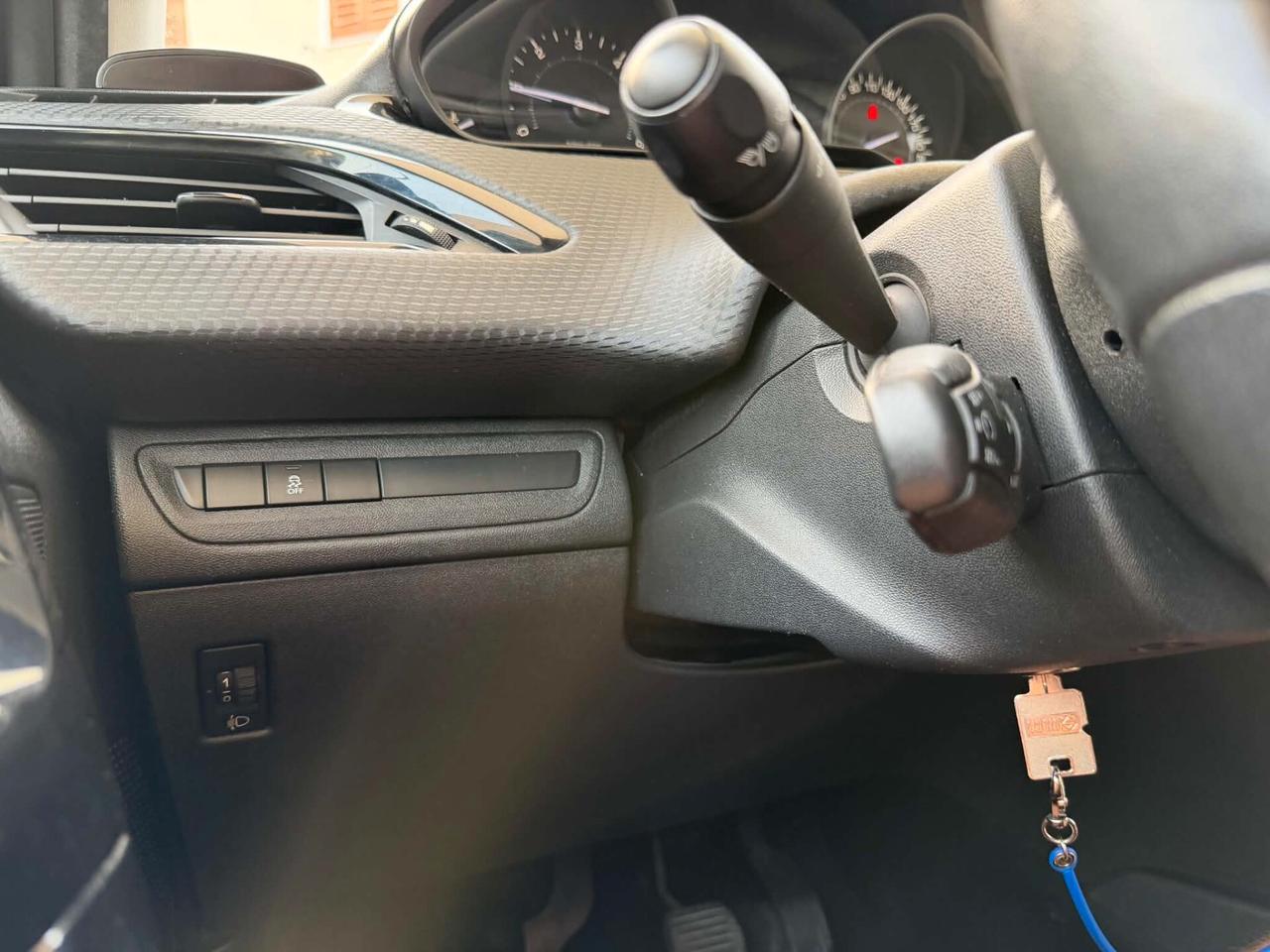 Peugeot 208 1.6 75 Cv BlueHDi + Block Shaft