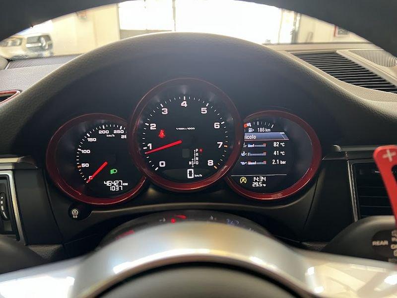 Porsche Macan -