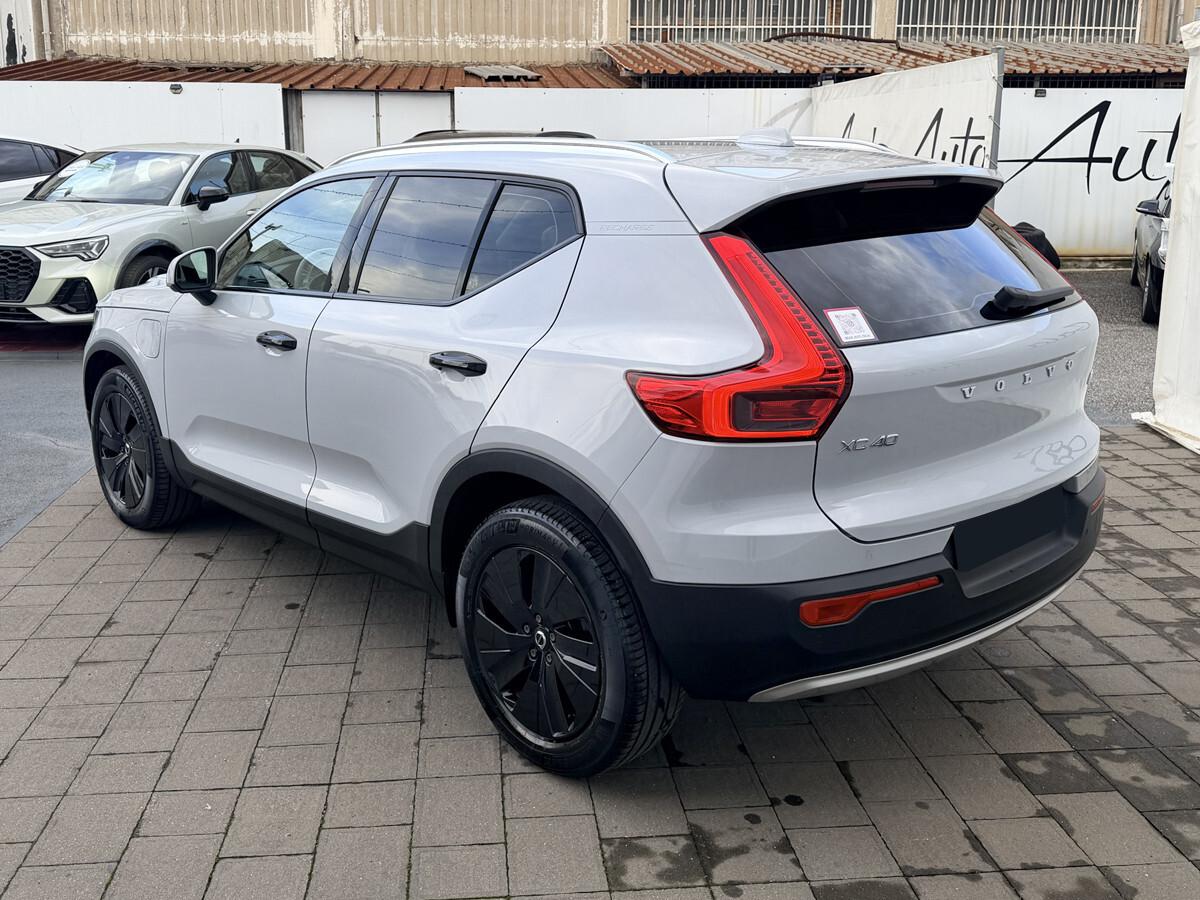 Volvo XC40 T4 Recharge Plug-in Hybrid BLACK Inscription Expression