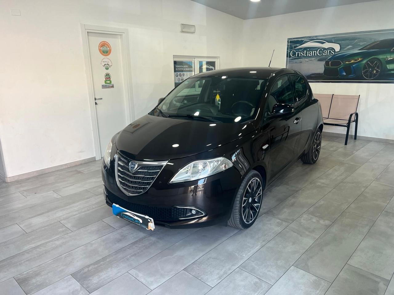 Lancia Ypsilon 0.9 TwinAir 85 CV 5 porte S&S Platinum