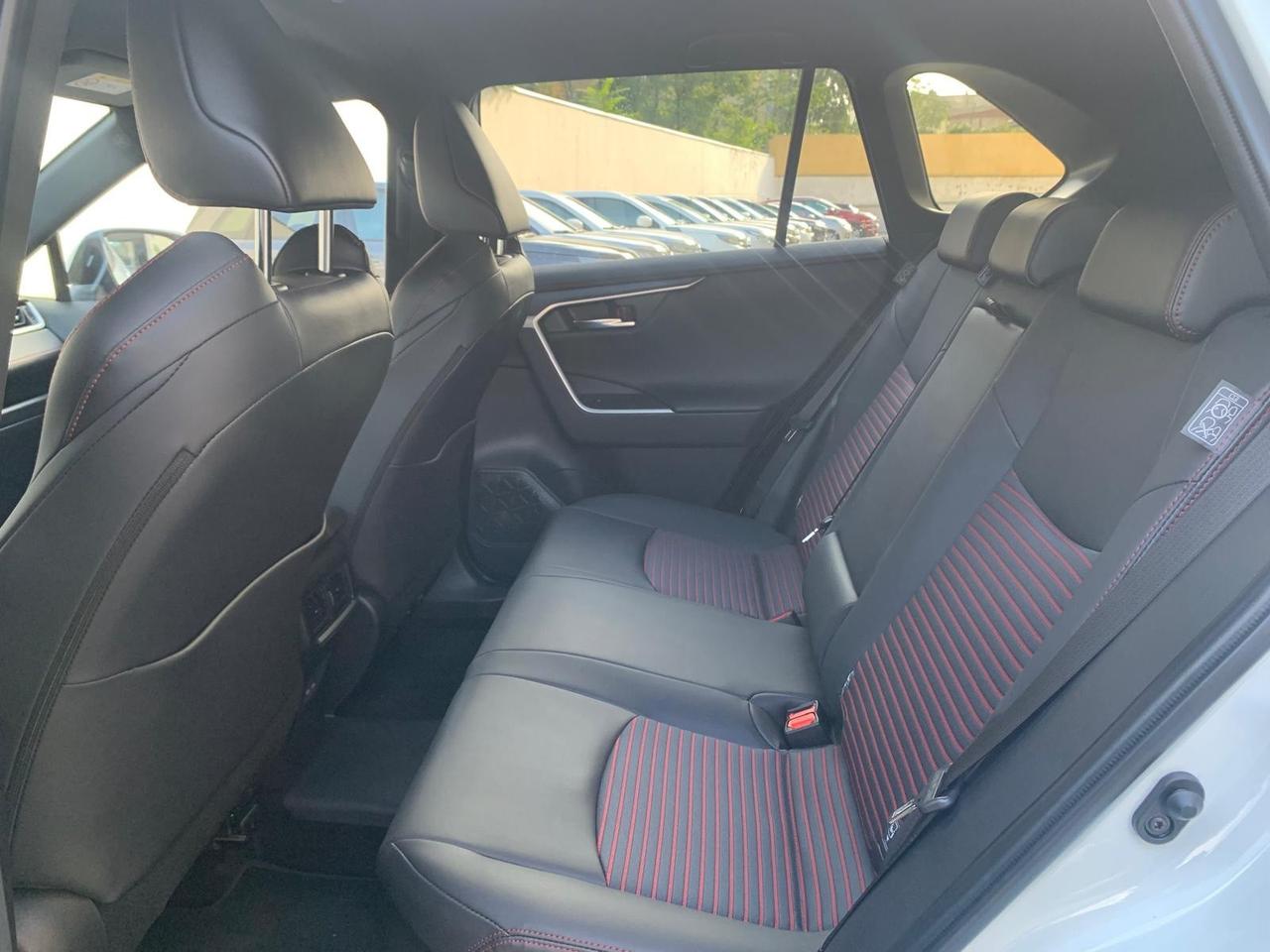 Suzuki Across 2.5 Plug-in Hybrid E-CVT 4WD Top