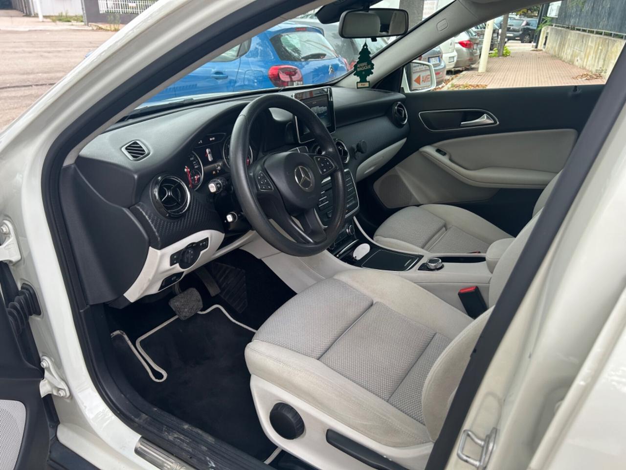 Mercedes GLA 180 d Automatic Executive