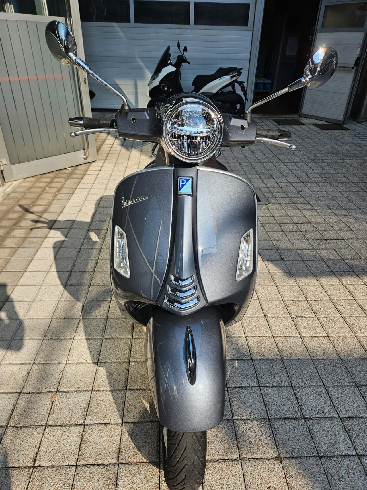 Vespa GTS 300
