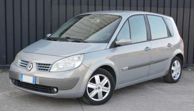 Renault Scenic 1.5 dCi 100cv (74kW) * POCHI KM *