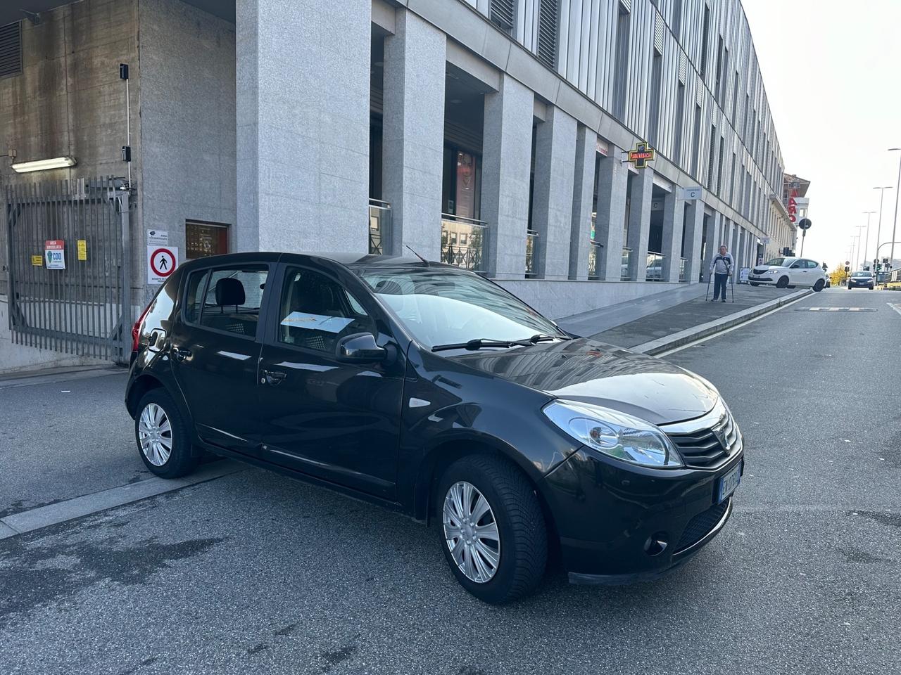 Dacia Sandero 1.2 16V GPL 75CV