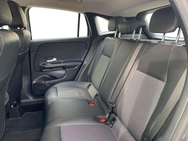 Mercedes-Benz GLA 180 d Business auto