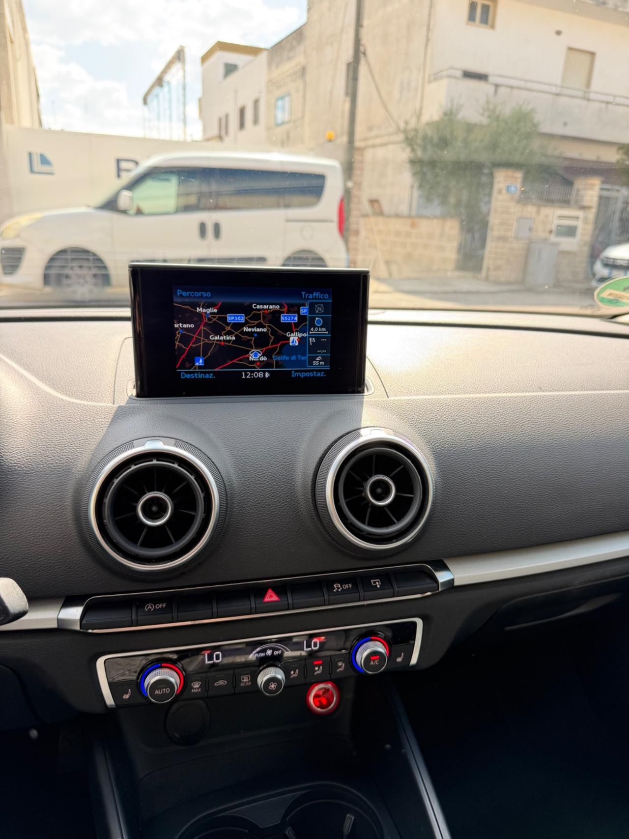 Audi A3 1.6 TDI 110 cv Attraction-2015/LED/NAVI