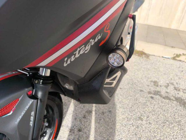 HONDA Integra 750 - S MOMODESIGN