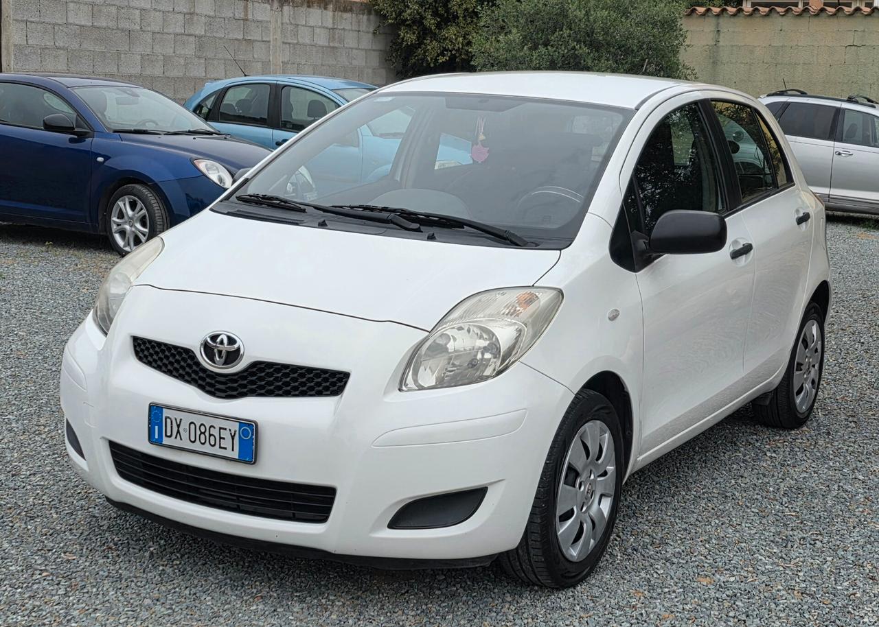 Toyota Yaris 1.0 5 porte