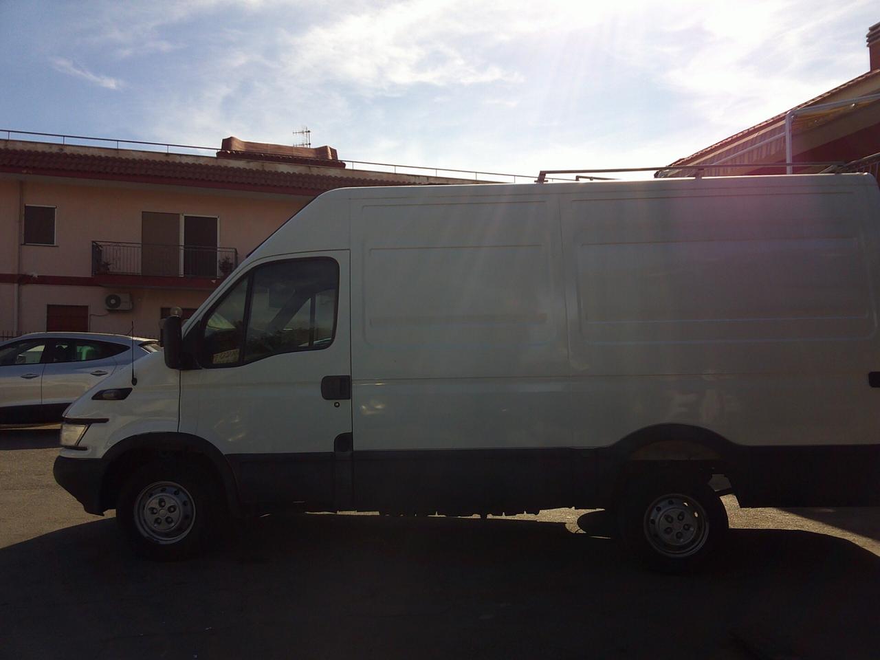 Iveco Daily 2.3 Hpi Cabinato 04