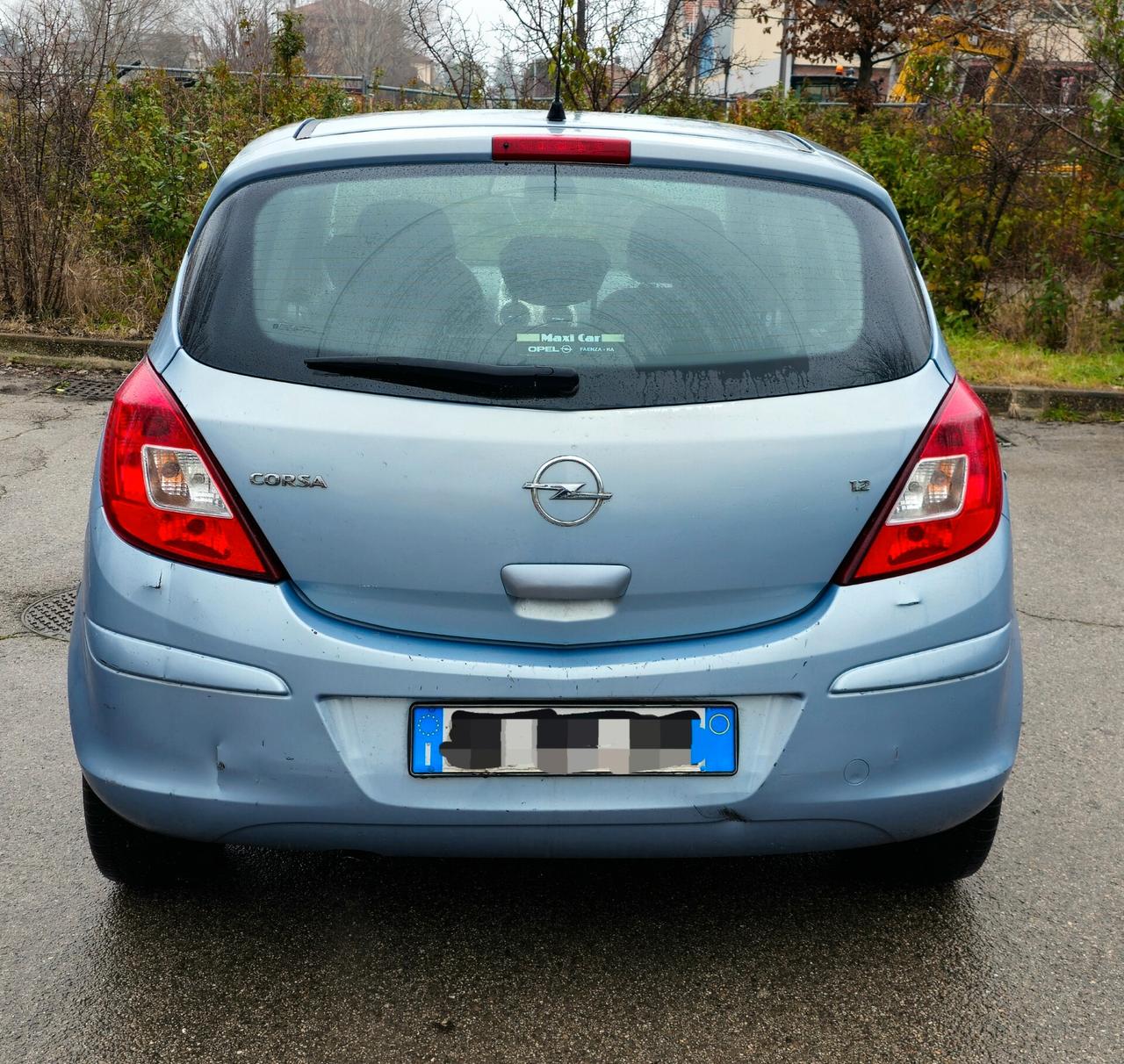 Opel corsa ok neopatentati garantita 12 mesi