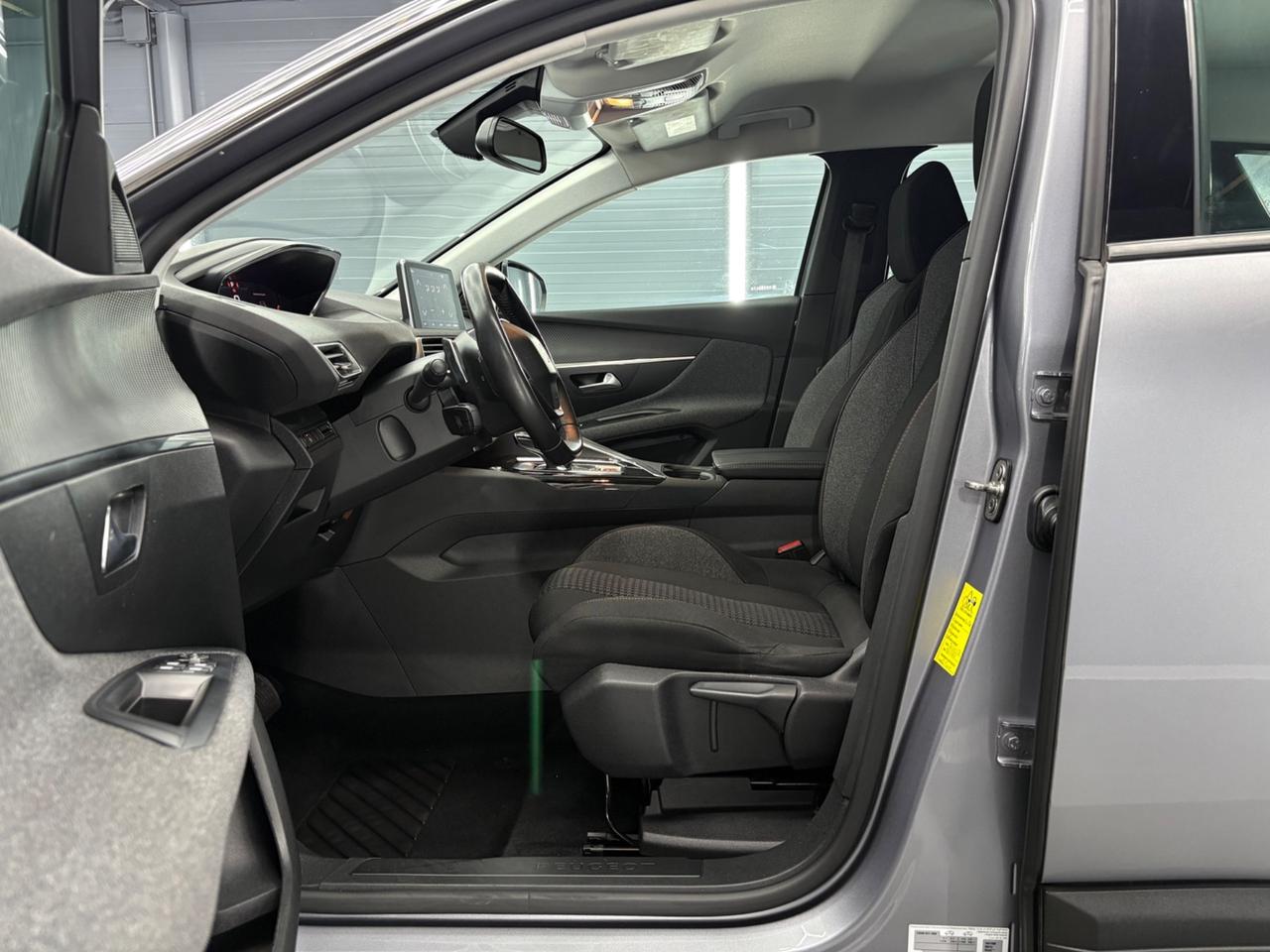 Peugeot 3008 BlueHDi 130 S&S EAT8 Active Pack