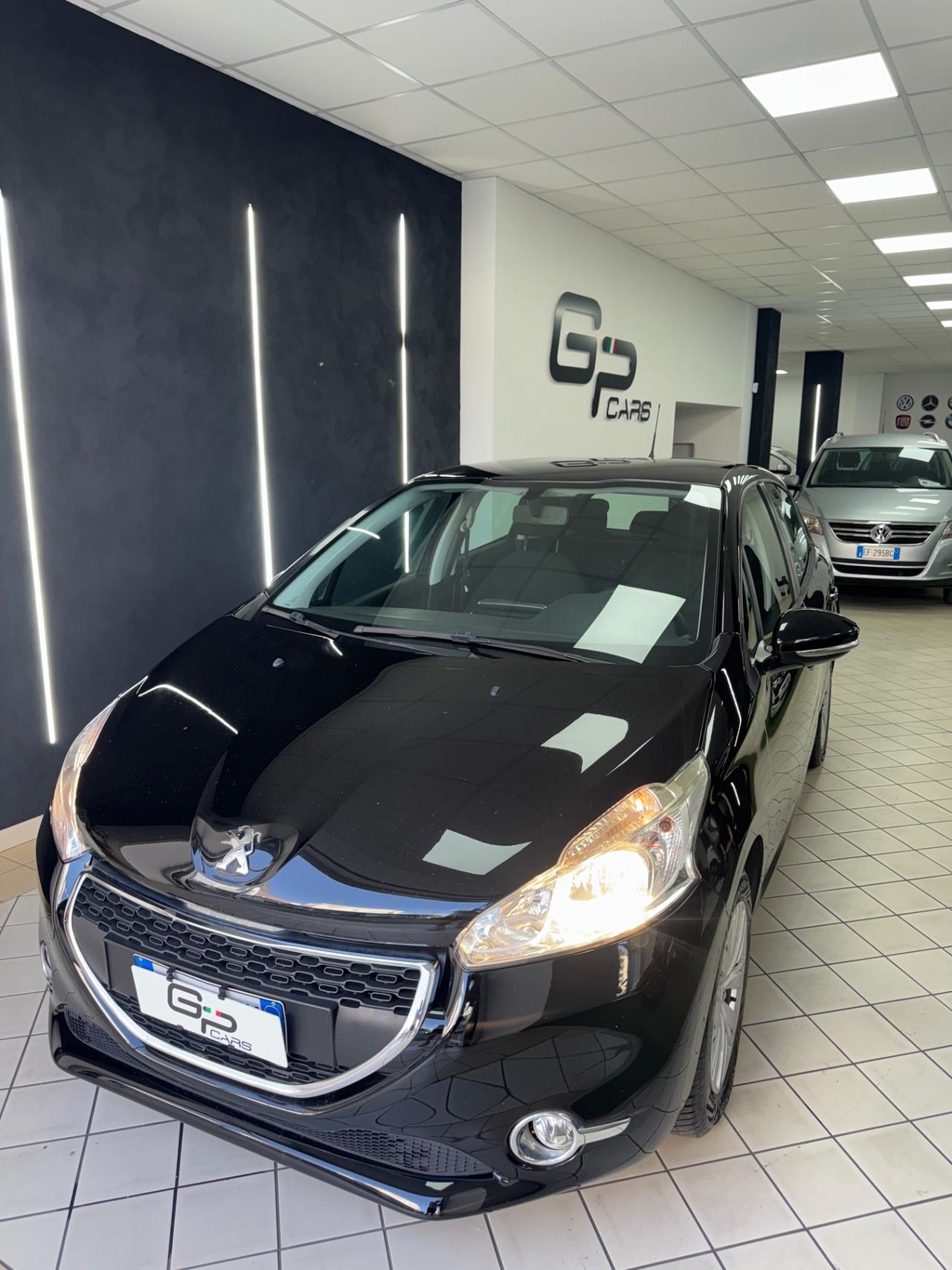 Peugeot 208 1.4 HDi 68 CV 5 porte Allure