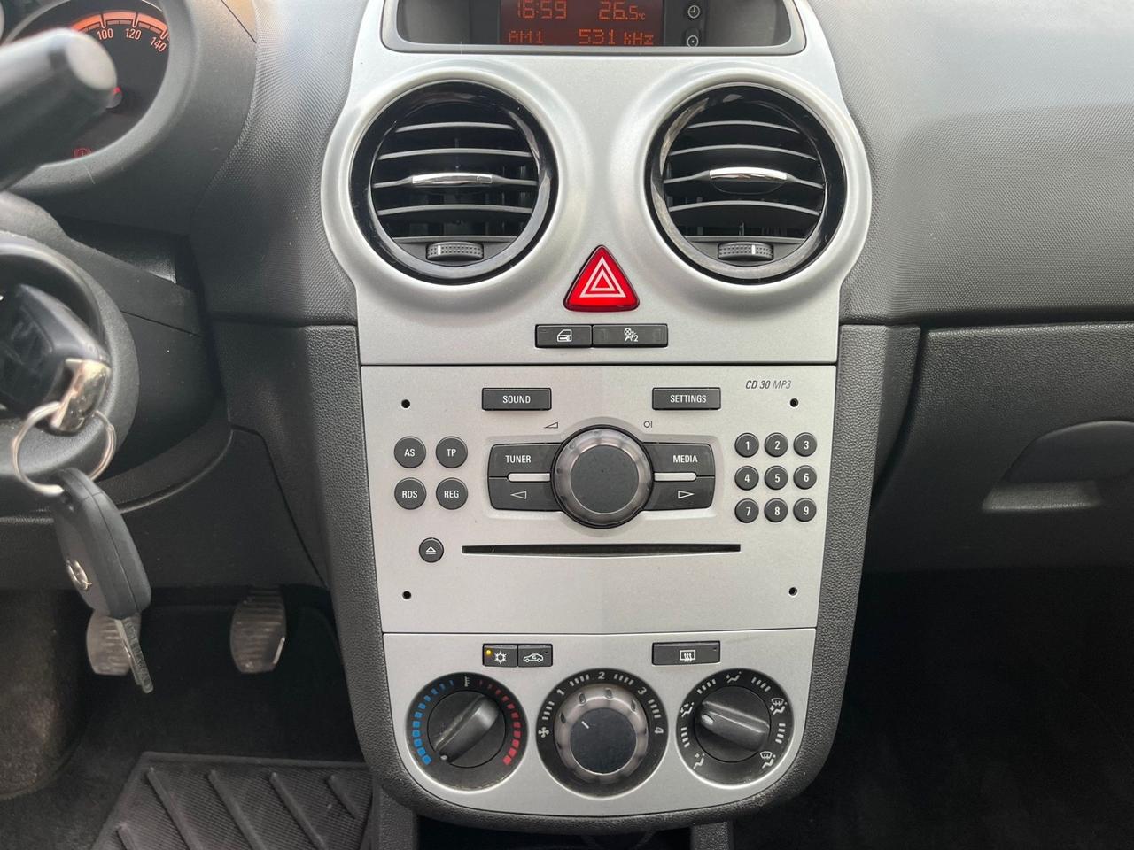 Opel Corsa 1.3d 2013 142.000km catena appena sostituita