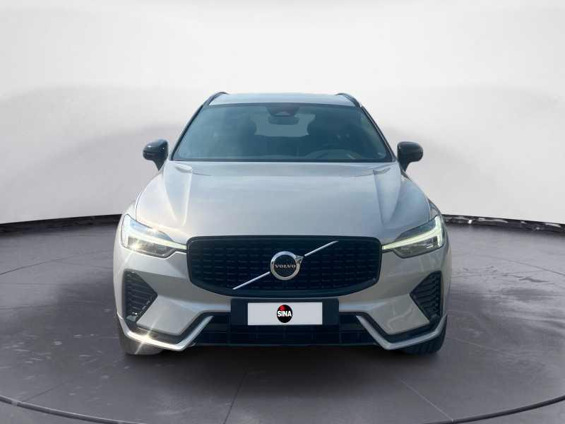 VOLVO XC60 2.0 b4 R-design AwD AuTo