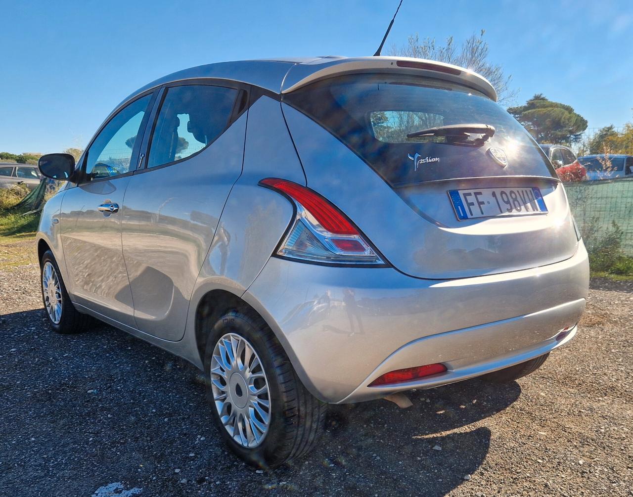 Lancia Ypsilon 1.2 69 CV 5 porte Platinum