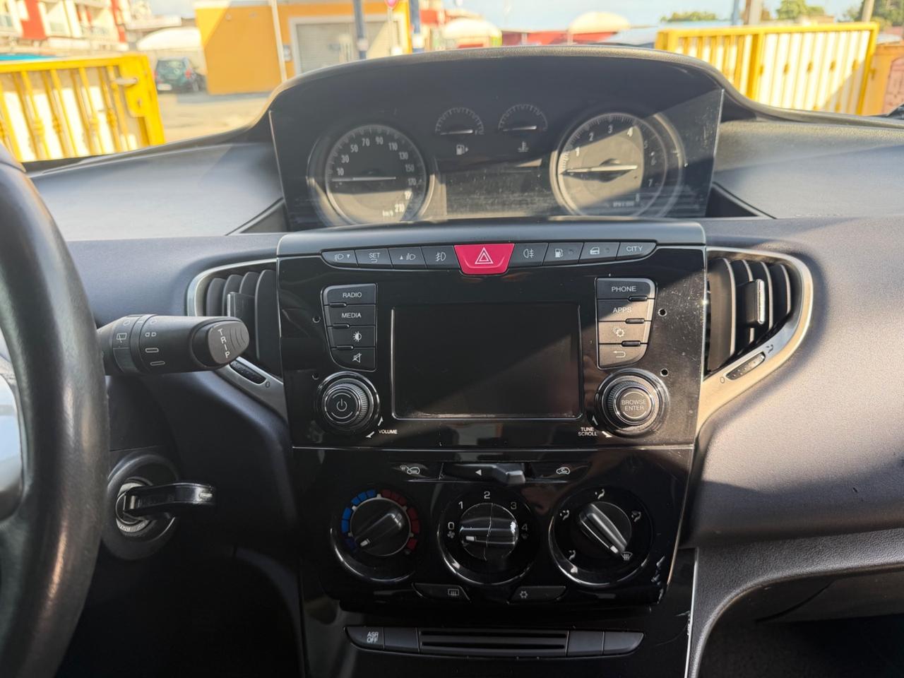 Lancia Ypsilon 1.2 69 CV GPL Ecochic Gold
