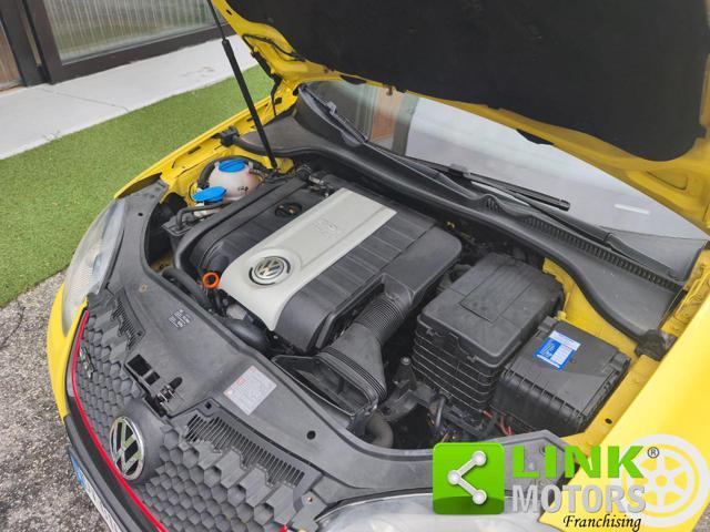 VOLKSWAGEN Golf GTI PIRELLI